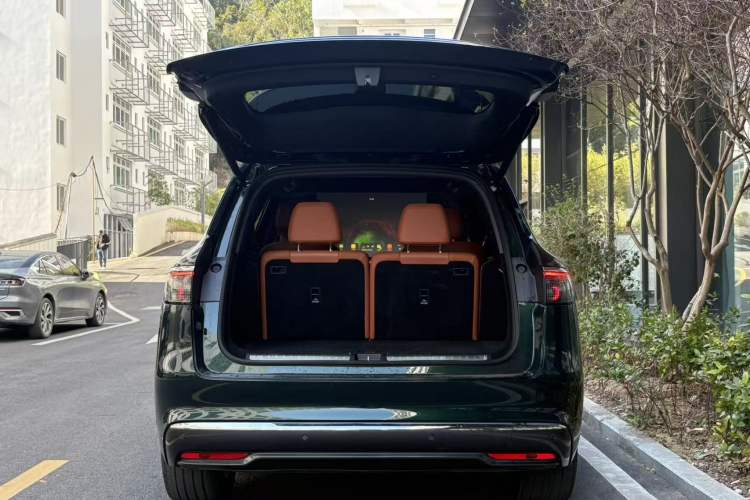 Used Hima AITO M8 2025 Extended-Range Ultra Version 53.4 kWh 6-Seater Edition Trunk