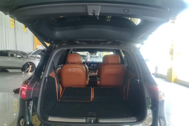 Used Hima AITO M8 2025 Extended-Range Ultra Version 53.4 kWh 6-Seater Edition Trunk