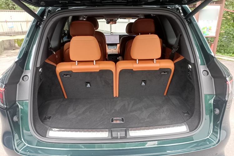 Used Hima AITO M8 2025 Extended-Range Ultra Version 53.4 kWh 6-Seater Edition Trunk