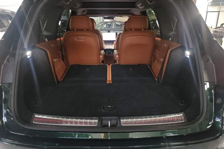 Used Hima AITO M8 2025 Extended-Range Ultra Version 53.4 kWh 6-Seater Edition Trunk