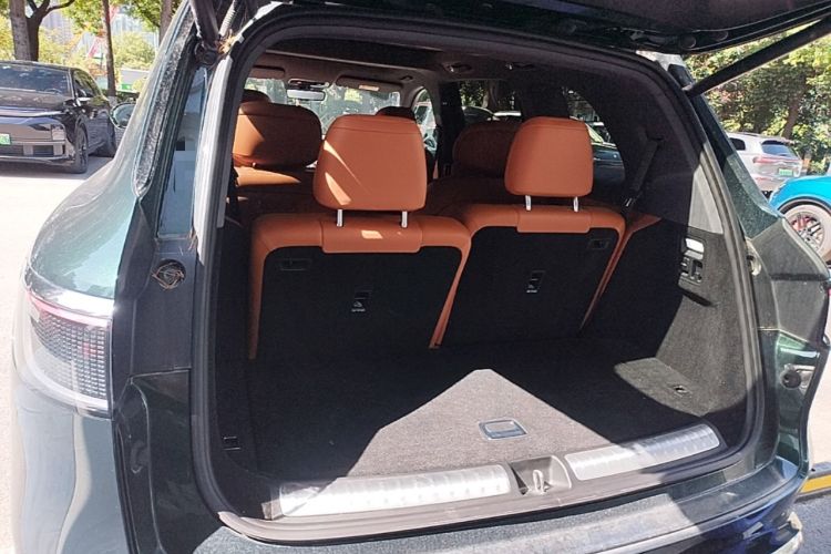 Used Hima AITO M8 2025 Extended-Range Ultra Version 53.4 kWh 6-Seater Edition Trunk