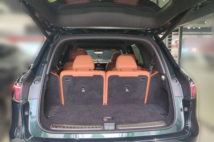 Used Hima AITO M8 2025 Extended-Range Ultra Version 53.4 kWh 6-Seater Edition Trunk