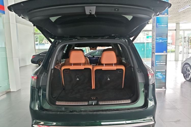 Used Hima AITO M8 2025 Extended-Range Ultra Version 53.4 kWh 6-Seater Edition Trunk