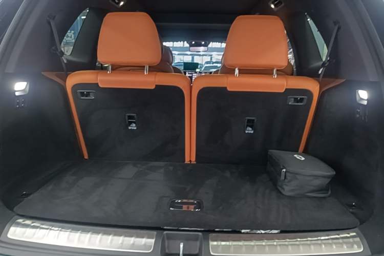 Used Hima AITO M8 2025 Extended-Range Ultra Version 53.4 kWh 6-Seater Edition Trunk