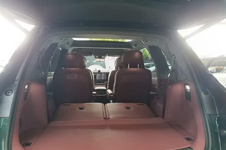 Used Hima AITO M8 2025 Extended-Range Max+ Version 53.4 kWh 6-Seater Edition Trunk