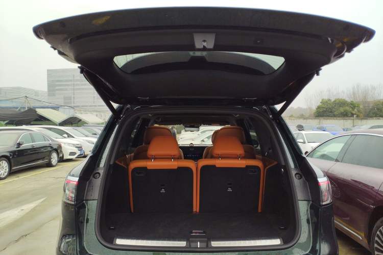 Used Hima AITO M8 2025 Extended-Range Ultra Version 53.4 kWh 6-Seater Edition Trunk