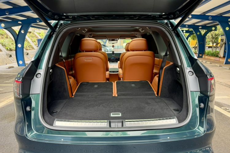 Used Hima AITO M8 2025 Extended-Range Ultra Version 53.4 kWh 6-Seater Edition Trunk