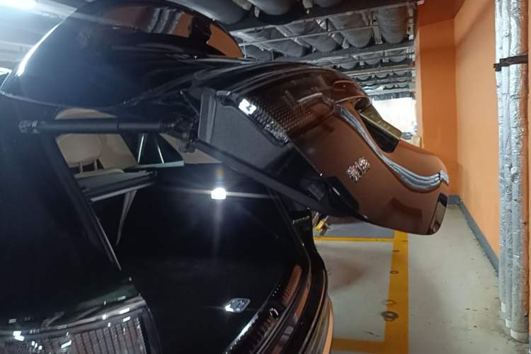 Used Hima AITO M8 2025 Extended-Range Max Version 37 kWh 5-Seater Trunk