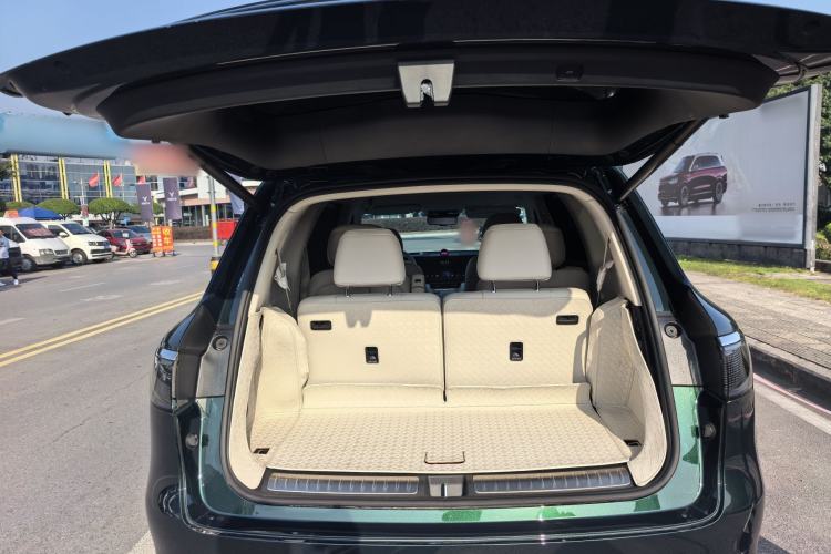 Used Hima AITO M8 2025 Extended-Range Max+ Version 53.4 kWh 6-Seater Edition Trunk