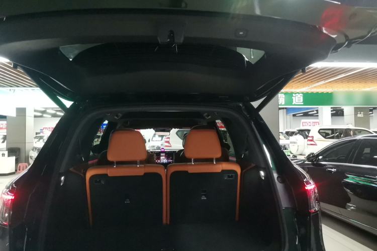 Used Hima AITO M8 2025 Extended-Range Ultra Version 53.4 kWh 6-Seater Edition Trunk