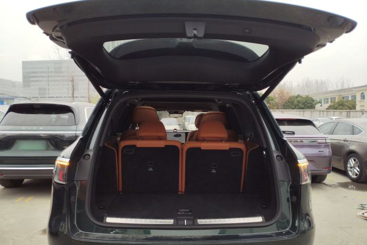 Used Hima AITO M8 2025 Extended-Range Ultra Version 53.4 kWh 6-Seater Edition Trunk