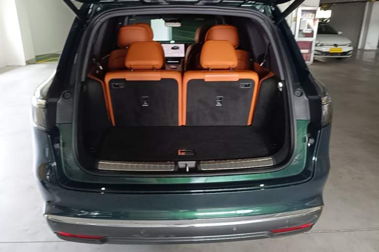 Used Hima AITO M8 2025 Extended-Range Max+ Version 53.4 kWh 6-Seater Edition Trunk