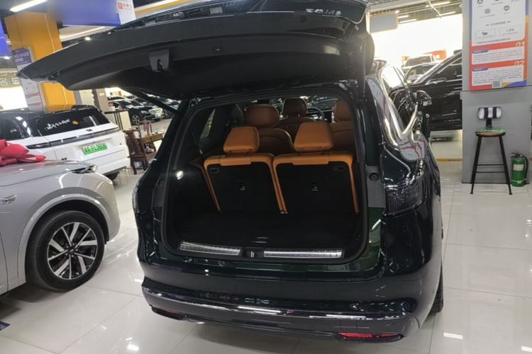 Used Hima AITO M8 2025 Extended-Range Ultra Version 53.4 kWh 6-Seater Edition Trunk