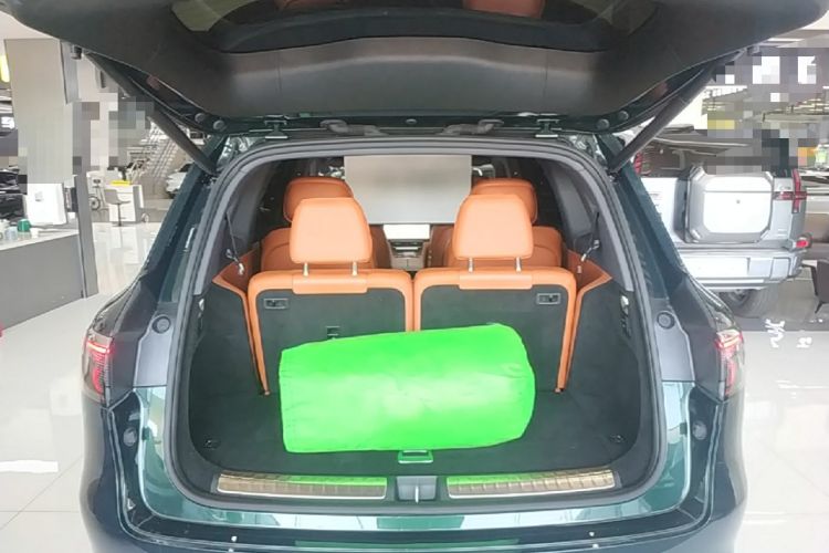 Used Hima AITO M8 2025 Extended-Range Ultra Version 53.4 kWh 6-Seater Edition Trunk