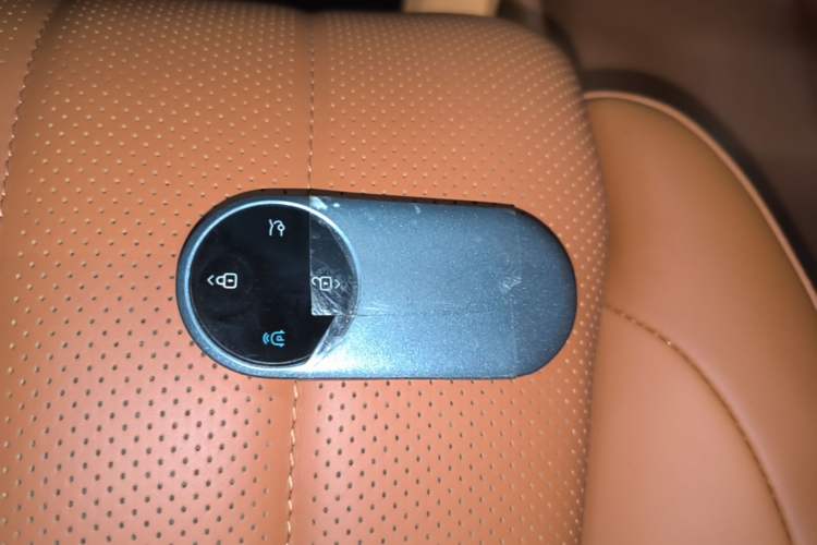 Used Hima AITO M8 2025 Extended-Range Ultra Version 53.4 kWh 6-Seater Edition Vehicle Key