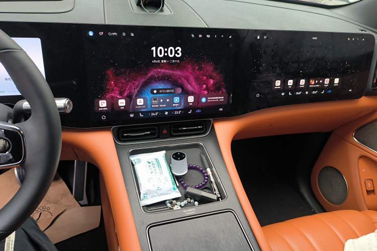 Used Hima AITO M8 2025 Extended-Range Max+ Version 53.4 kWh 6-Seater Edition Audio And AC Panel