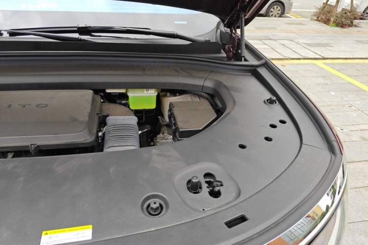 Used Hima AITO M8 2025 Extended-Range Ultra Version 53.4 kWh 6-Seater Edition Engine Bay Left