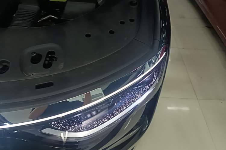 Used Hima AITO M8 2025 Extended-Range Max+ Version 53.4 kWh 6-Seater Edition Engine Bay Left
