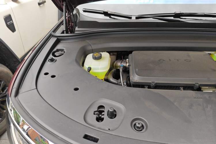 Used Hima AITO M8 2025 Extended-Range Ultra Version 53.4 kWh 6-Seater Edition Engine Bay Right