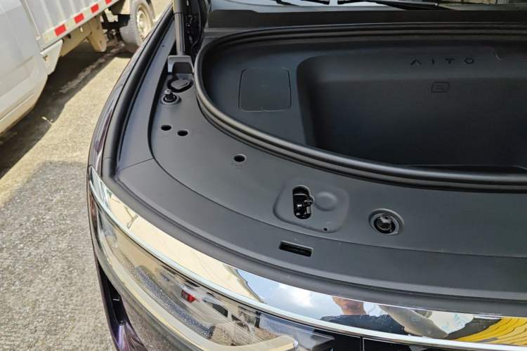 Used Hima AITO M8 2025 Model, Pure Electric Max+ Six-Seat Long-Range Version Engine Bay Right