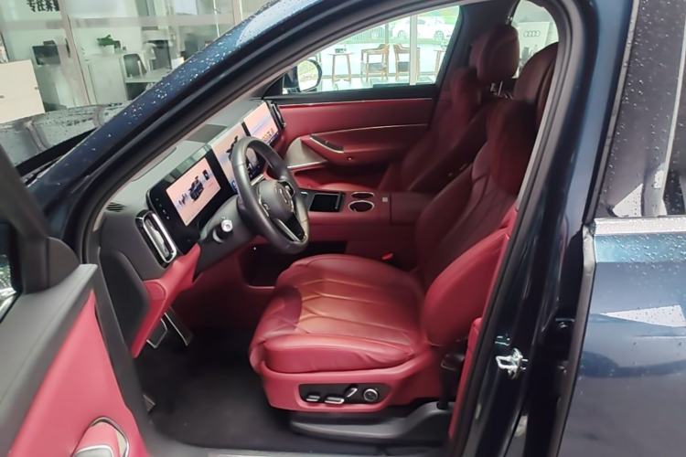 Used Hima AITO M8 2025 Extended-Range Ultra Version 53.4 kWh 5-Seater Edition Left Front Seat