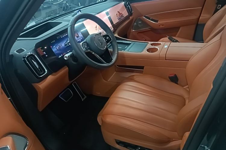Used Hima AITO M8 2025 Extended-Range Max+ Version 53.4 kWh 6-Seater Edition Left Front Seat