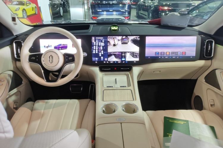 Used Hima AITO M8 2025 Extended-Range Max+ Version 53.4 kWh 5-Seater Edition Center Console