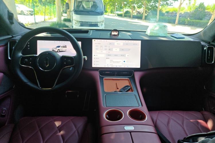 Used Hima AITO M8 2025 Extended-Range Ultra Version 53.4 kWh 6-Seater Edition Center Console