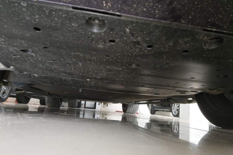 Used Hima AITO M8 2025 Model Pure Electric Ultra Six-Seat Four-Wheel-Drive Version Chassis Front