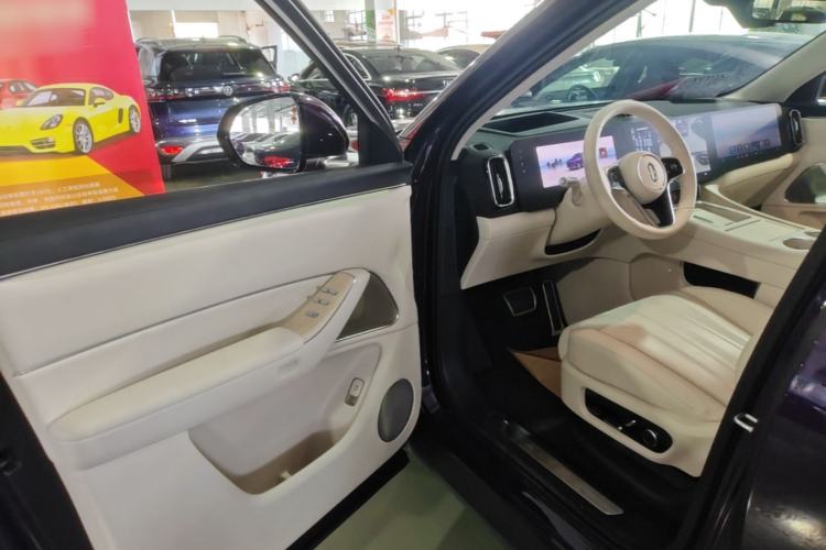 Used Hima AITO M8 2025 Extended-Range Max+ Version 53.4 kWh 5-Seater Edition Driver Seat