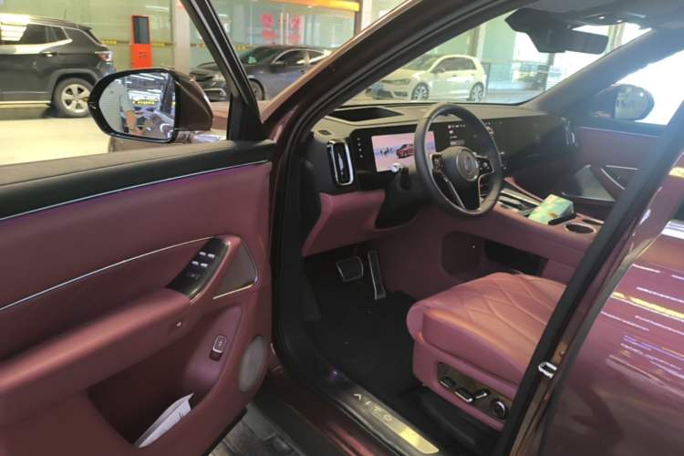Used Hima AITO M8 2025 Extended-Range Ultra Version 53.4 kWh 5-Seater Edition Driver Seat