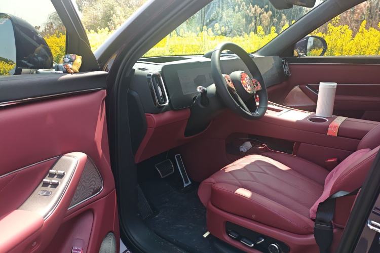 Used Hima AITO M8 2025 Extended-Range Max+ Version 53.4 kWh 6-Seater Edition Driver Seat