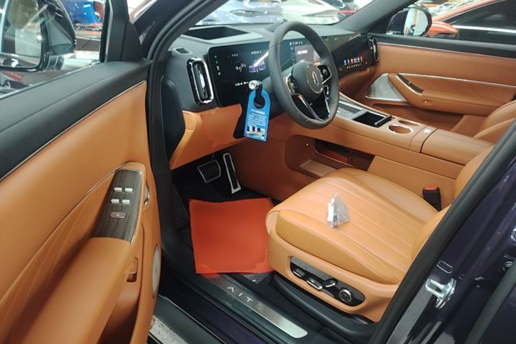 Used Hima AITO M8 2025 Model Pure Electric Max+ Five-Seater All-Wheel-Drive (896-line LiDAR) Driver Seat