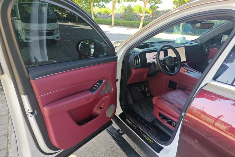Used Hima AITO M8 2025 Extended-Range Ultra Version 53.4 kWh 6-Seater Edition Driver Seat