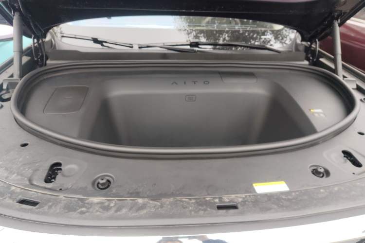 Used Hima AITO M8 2025 Model Pure Electric Max+ Five-Seat Long-Range Version Engine Bay