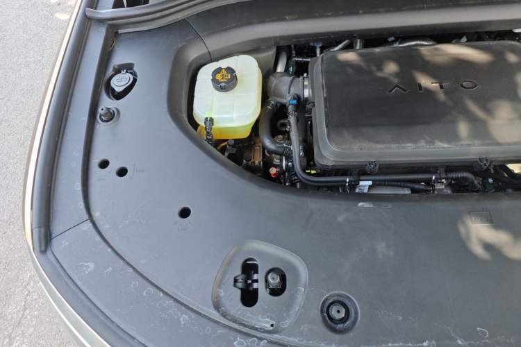 Used Hima AITO M8 2025 Extended-Range Ultra Version 53.4 kWh 6-Seater Edition Engine Bay Right