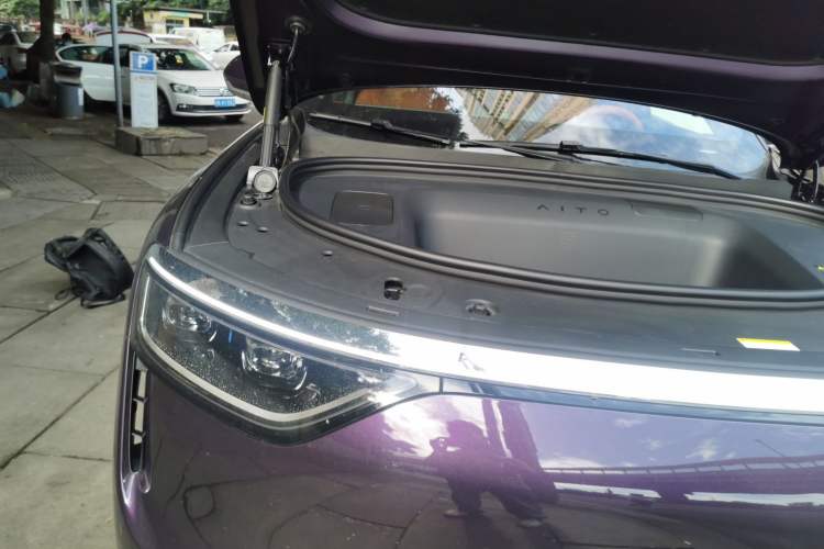 Used Hima AITO M8 2025 Model Pure Electric Max+ Five-Seat Long-Range Version Engine Bay Right