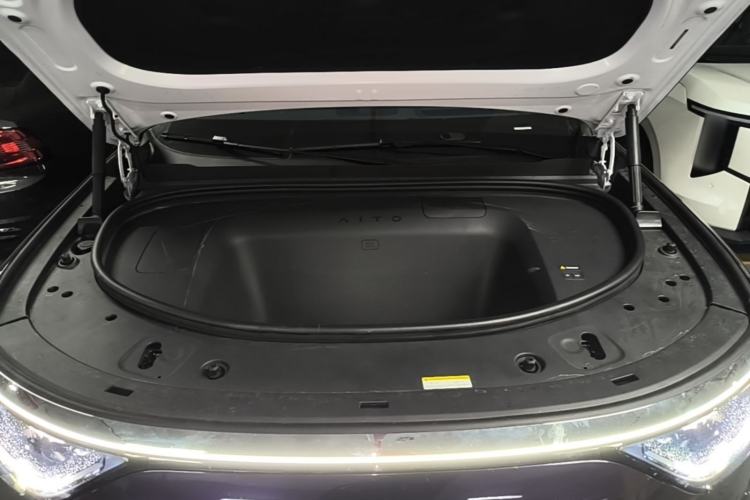 Used Hima AITO M8 2025 Model Pure Electric Max+ Five-Seat Long-Range Version Engine Bay