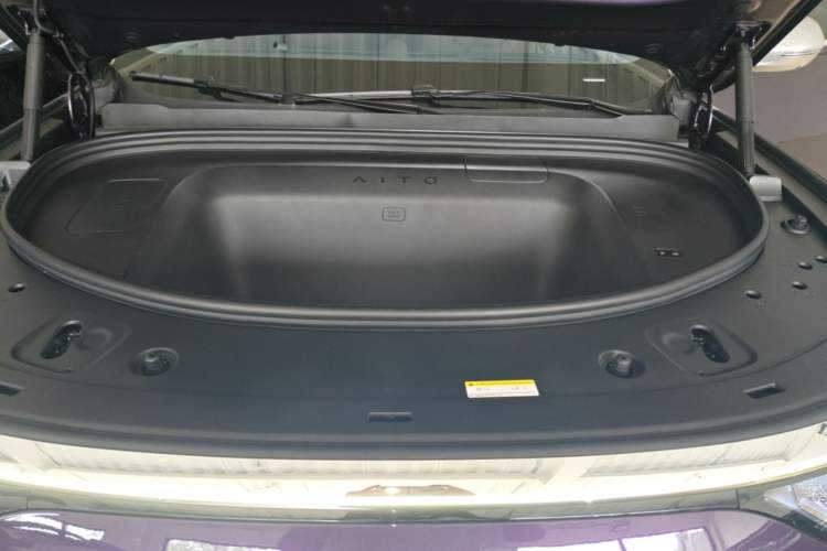 Used Hima AITO M8 2025 Model Pure Electric Ultra Six-Seat Four-Wheel-Drive Version Engine Bay