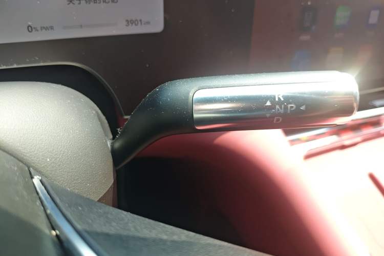 Used Hima AITO M8 2025 Extended-Range Max+ Version 53.4 kWh 6-Seater Edition Gear Lever