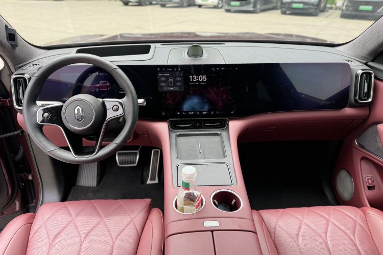 Used Hima AITO M8 2025 Extended-Range Ultra Version 53.4 kWh 5-Seater Edition Interior 3