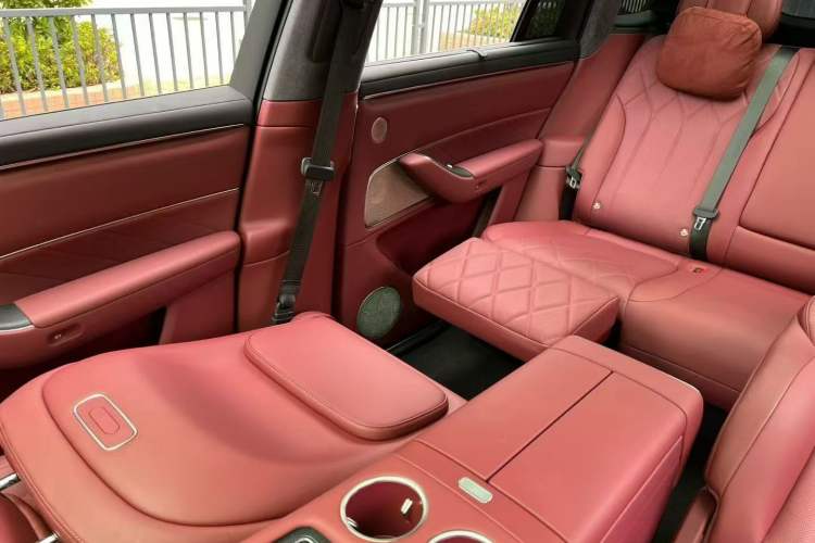 Used Hima AITO M8 2025 Model Pure Electric Max+ Five-Seat Long-Range Version Interior 6