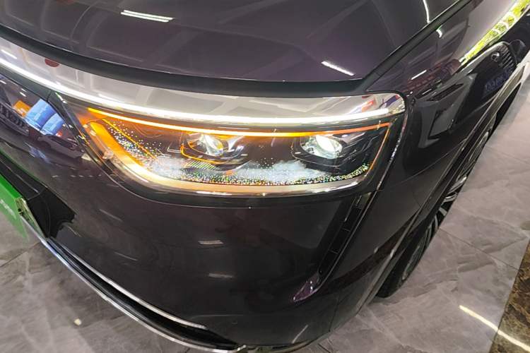 Used Hima AITO M8 2025 Extended-Range Max+ Version 53.4 kWh 6-Seater Edition Left Front Headlight