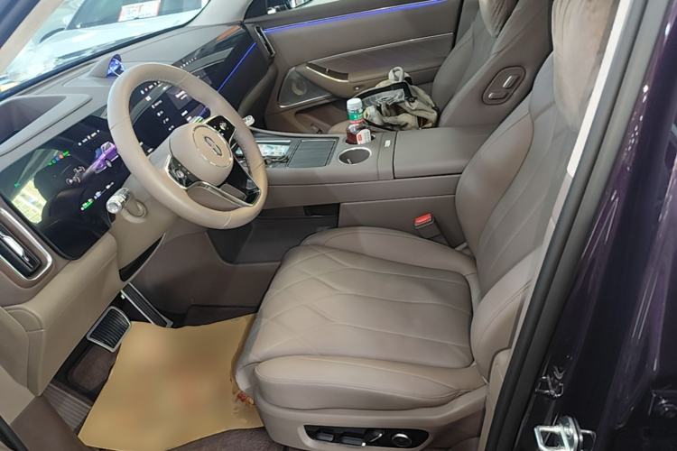 Used Hima AITO M8 2025 Extended-Range Max+ Version 53.4 kWh 6-Seater Edition Left Front Seat