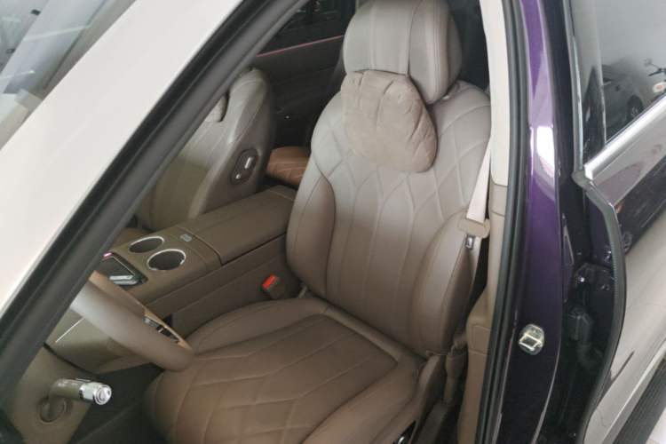 Used Hima AITO M8 2025 Model Pure Electric Ultra Six-Seat Four-Wheel-Drive Version Left Front Seat