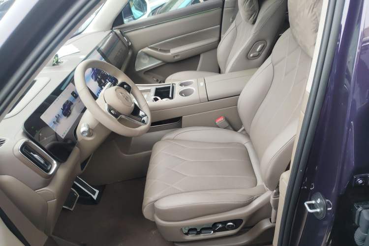 Used Hima AITO M8 2025 Model Pure Electric Max+ Five-Seat Long-Range Version Left Front Seat