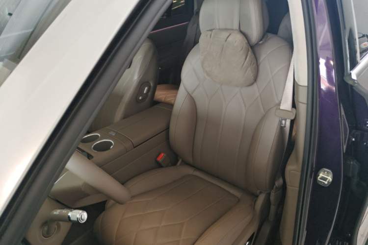 Used Hima AITO M8 2025 Model Pure Electric Ultra Six-Seat Four-Wheel-Drive Version Left Front Seat