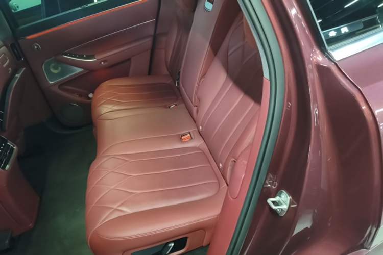 Used Hima AITO M8 2025 Extended-Range Ultra Version 53.4 kWh 5-Seater Edition Left Rear Seat