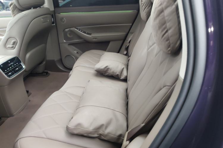 Used Hima AITO M8 2025 Model Pure Electric Max+ Five-Seat Long-Range Version Left Rear Seat