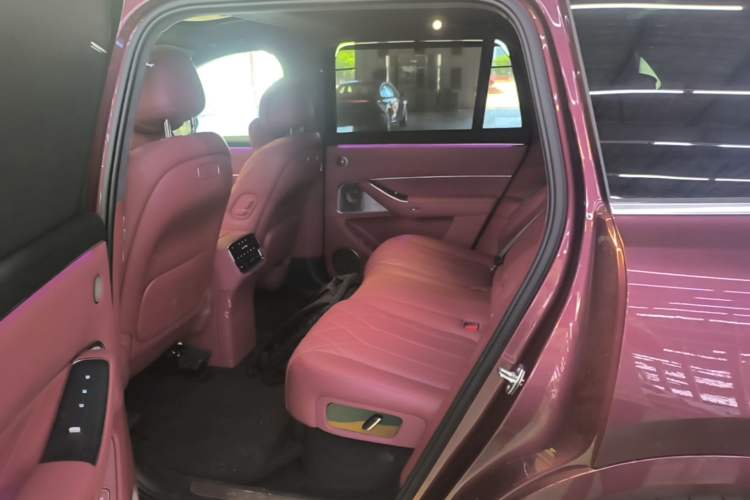 Used Hima AITO M8 2025 Extended-Range Ultra Version 53.4 kWh 5-Seater Edition Left Rear Seat